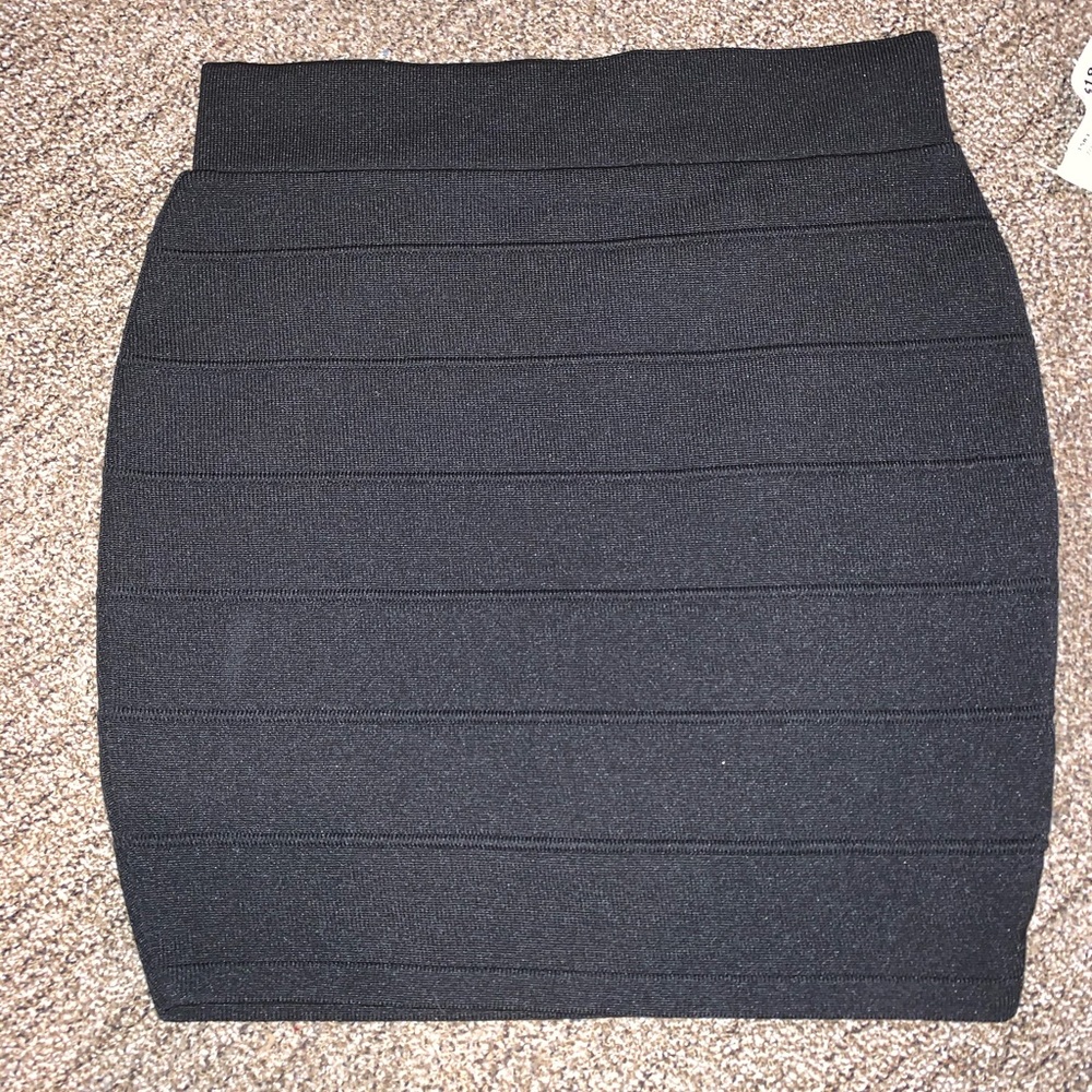 Black mini pencil skirt
